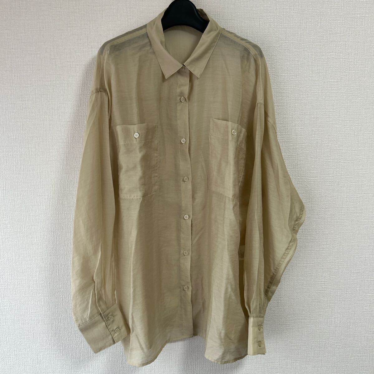 AMERICAN HOLIC シフォンブラウスシャツトップスシースルー透け感 M 裾スリット 羽織 UV対策 美品 冷房対策 再生繊維 着心地 リラックス拍卖