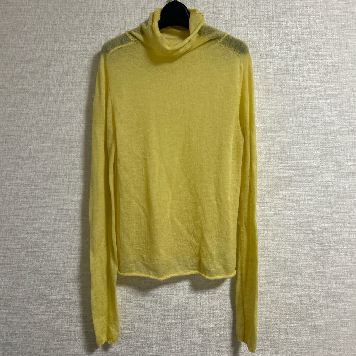 moussy イエローハイネックシースルーニット マウジー トップス モヘア混 重ね着 レイヤード 透け感 繊細 タートル タイト カジュアル拍卖