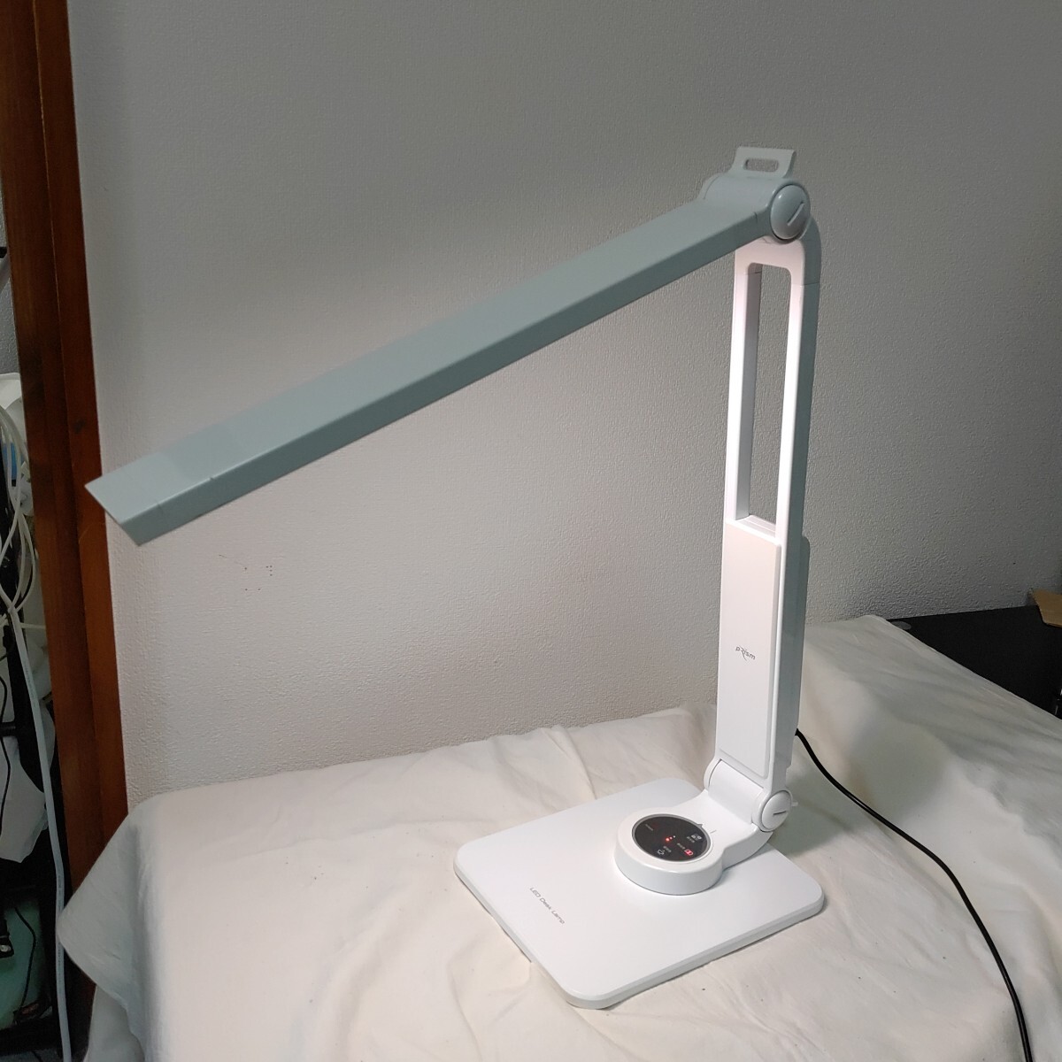 多機能LEDデスクライト TLC-4300SL USBポート付き 太陽光に近い目に優しいLED コストコ販売価格6780円 0528-A前-TA8拍卖