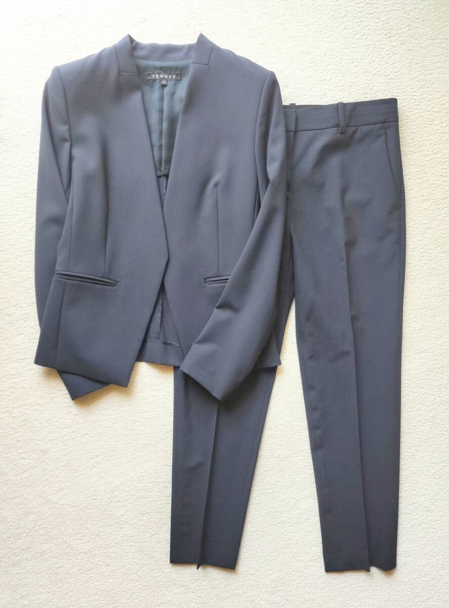 美品【セオリー】背抜き 通年定番スーツ素材 ノーカラージャケット+クロップドパンツ セットアップ パンツスーツ ネイビー9号拍卖