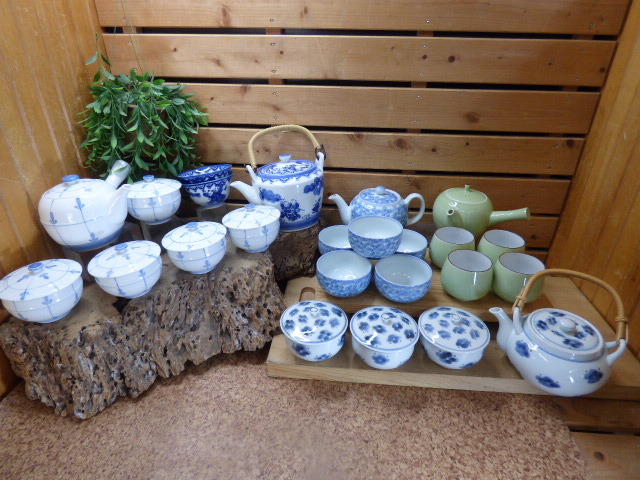 ま665【20点以上】茶器セット 湯呑み 汲出 急須 フタ付き 幸泉 雅峯 重山作 鍋島瀬岳 唐子柄 新芽柄 梅柄拍卖