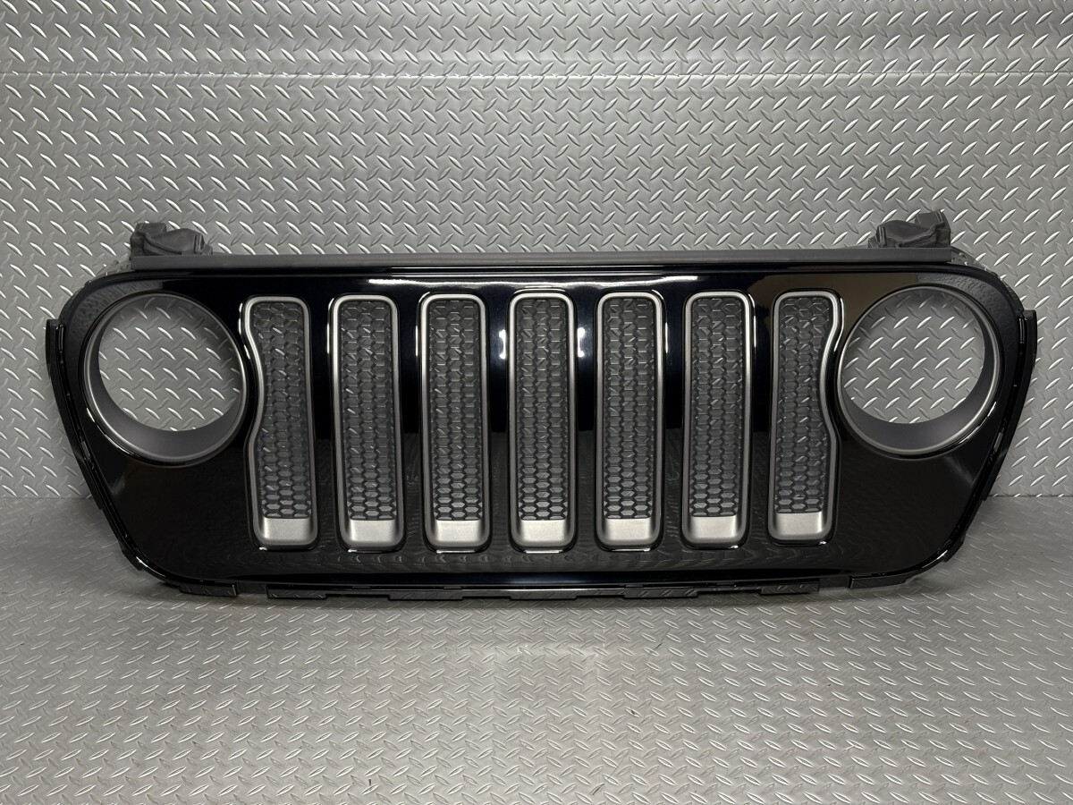 【美品】JL系 JEEP ラングラー 純正 フロントグリル カメラ穴なし 黒/ブラック ジープ (25040020)拍卖