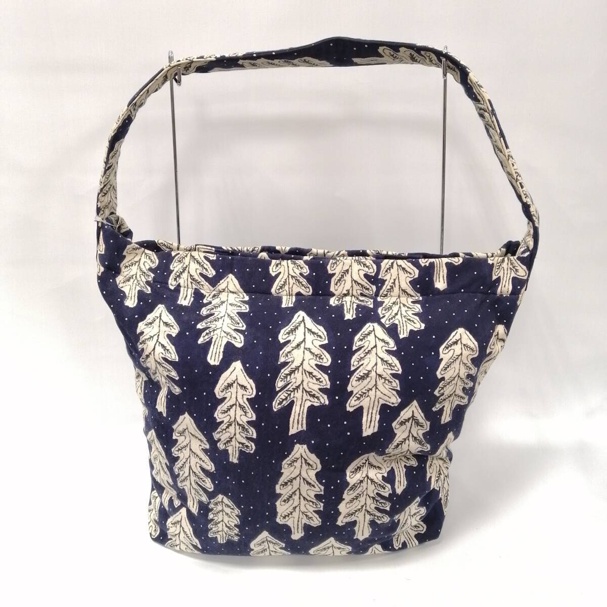 mina perhonen/ミナペルホネン/shoulder bag/ショルダーバッグ/snow candle/スノーキャンドル/総柄/大容量ショルダーバッグ/ra9751拍卖