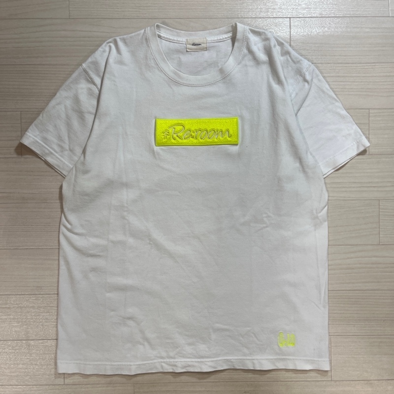 #Re:room/リルーム/くり抜き ボックスロゴ刺繍/半袖Tシャツ/ホワイト×イエロー/裾刺繍/Lサイズ拍卖