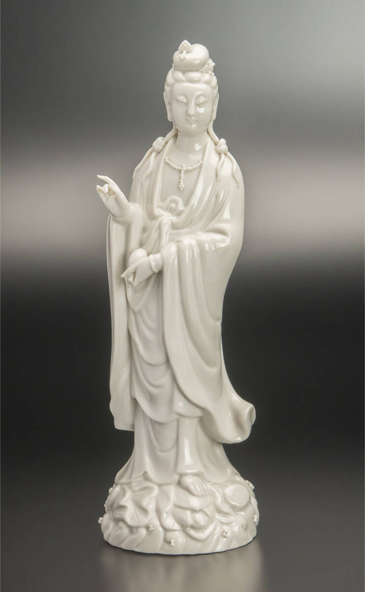 民国 德化窯白釉観音像 仏像 中国 古美術拍卖