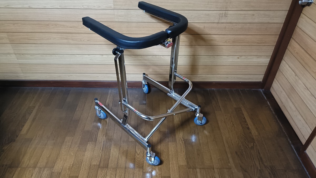 ★超格安★超美品★アルコーDX★介護★歩行器★歩行車★折りたたみ★補助★星光医療器★製作所★無料★お届け★拍卖