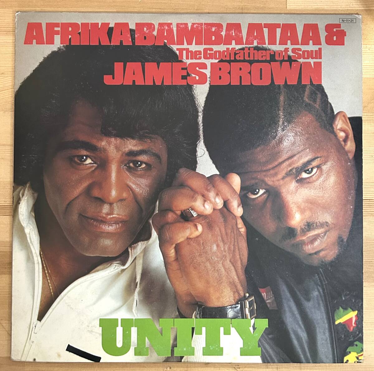 1102)AFRIKA BAMBAATAA & JAMES BROWN ㊨㊤ 12インチ UNITY拍卖