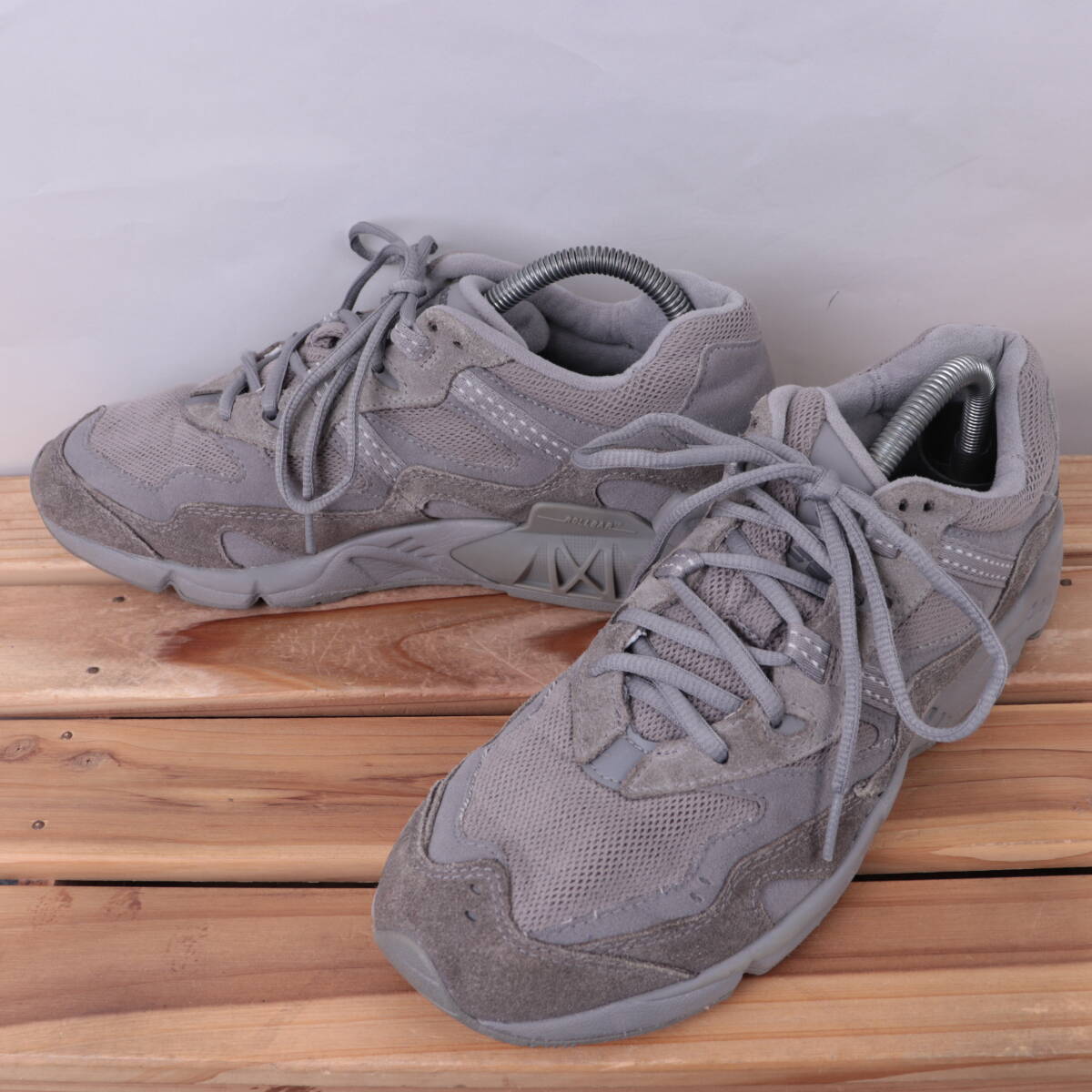 z9560【850】ニューバランス US8 26.0cm/灰 グレー newbalance メンズ スニーカー 中古拍卖