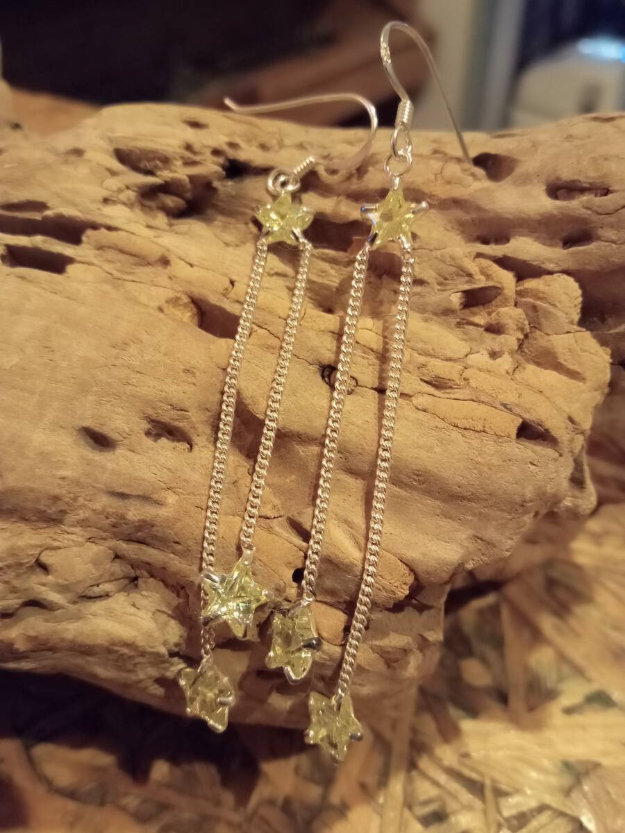 シルバー925,星スター,ロングピアス,左右両耳,ライトグリーンジルコニア拍卖