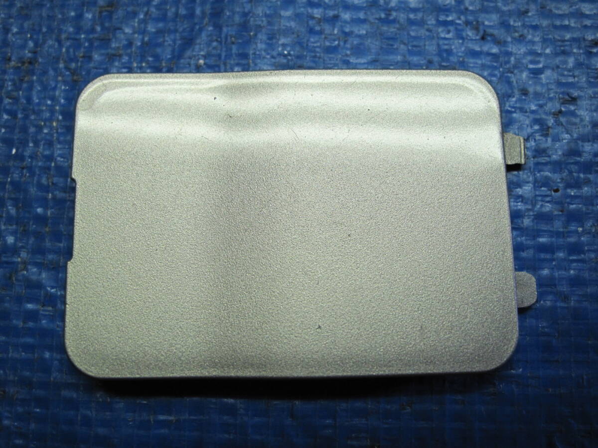 G ダイハツ タント L375S L385S 純正 フロントバンパー 牽引フックカバー 52127-B2340拍卖