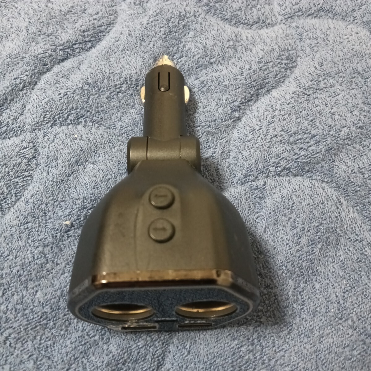 シガーソケット 電源増設分配 DC2個口 USB2個口 DC独立スイッチ付き Type C 充電付き PD3.0対応拍卖