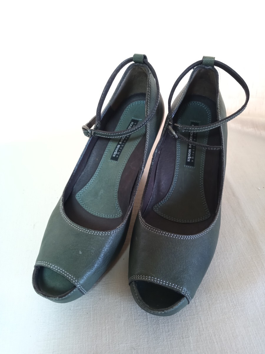 12060 ★★ RABOKIG OSHI WORKS EMIKO KAMISHIMA オープントウアンクルストラップパンプス サイズ23 グリーン拍卖