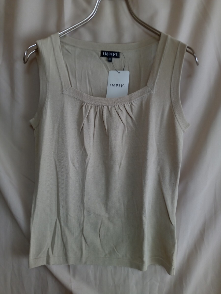 12506 ★★ INDIVI ノースリーブトップス サイズ38 ベージュ 新品拍卖