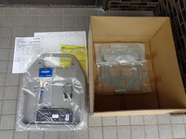 * アルパイン KTX-H1005VG-RAC RP ステップワゴン 12.8型 インチ フリップダウン モニター 基台 USB アダプタ 変換 TypeF KCE-250IV 未使用拍卖