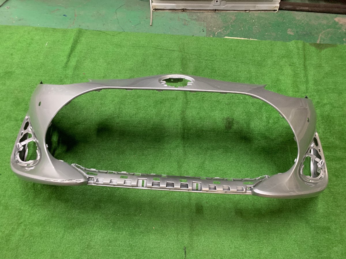 TOYOTA トヨタ 純正 NHP10 アクア AQUA フロントバンパー フロント バンパー 傷あり 再塗装必 52119-52A60 修復・付け替え等に拍卖