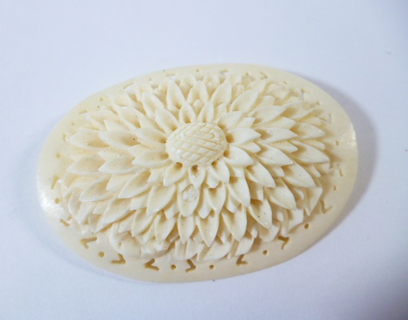 Θ ブローチ Θ 角? 牙? 歯? 鯨? マンモス?拍卖