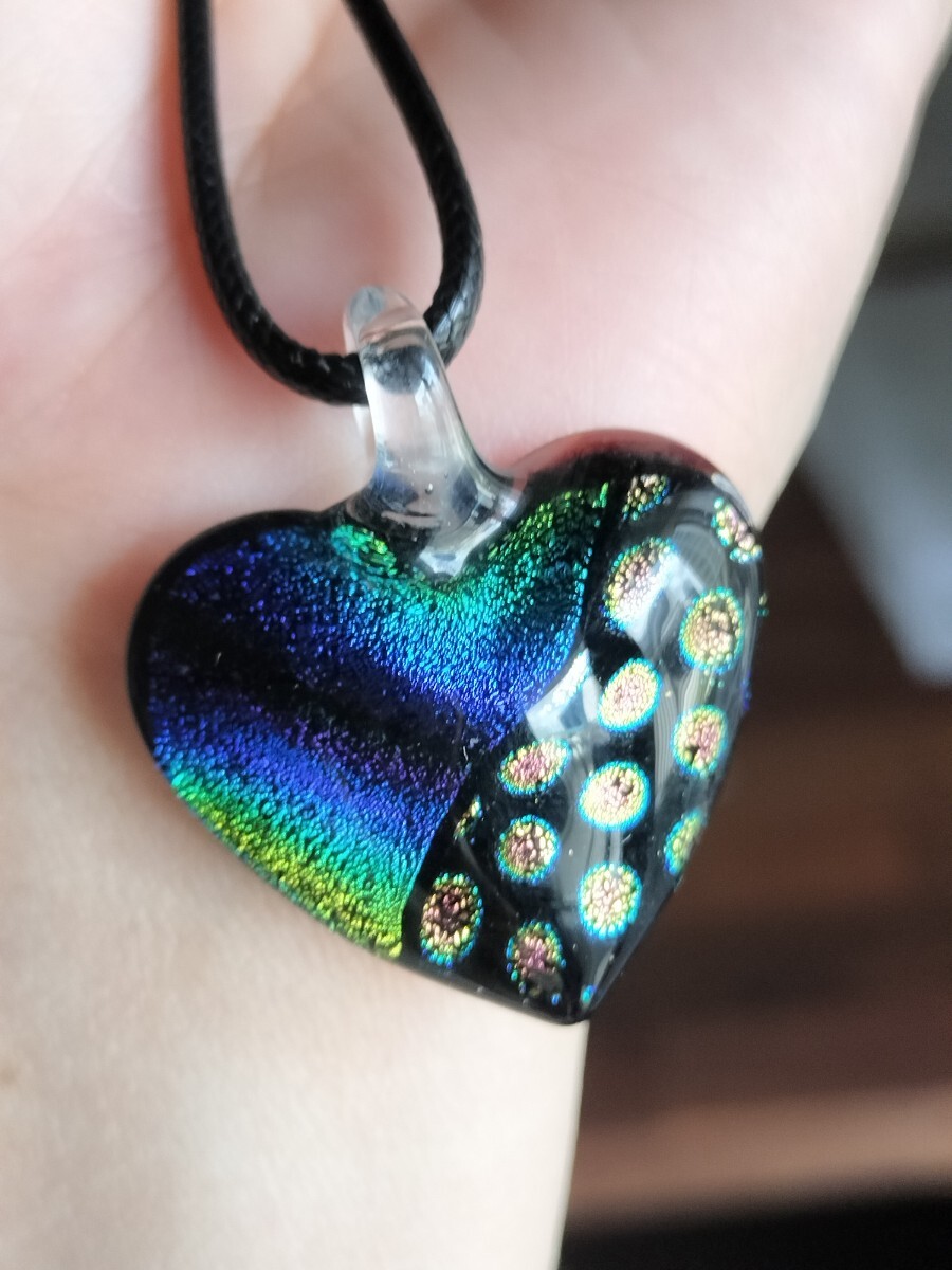 多彩琉璃 ガラス細工  キラキラ 精工ハート型  ネックレス ペンダント拍卖