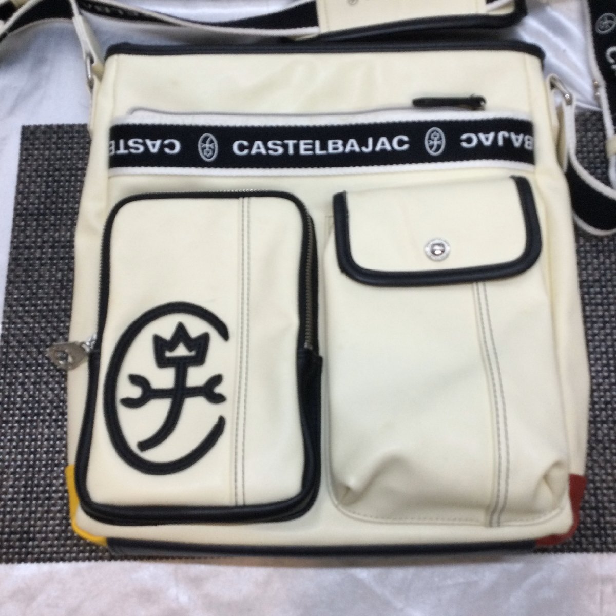 【ブランド品/TO】CASTELBAJAC カステルバジャック ドミネ ラージ 縦型 ショルダーバッグ 斜め掛け かばん 鞄 ロゴショルダー RS0506/0025拍卖