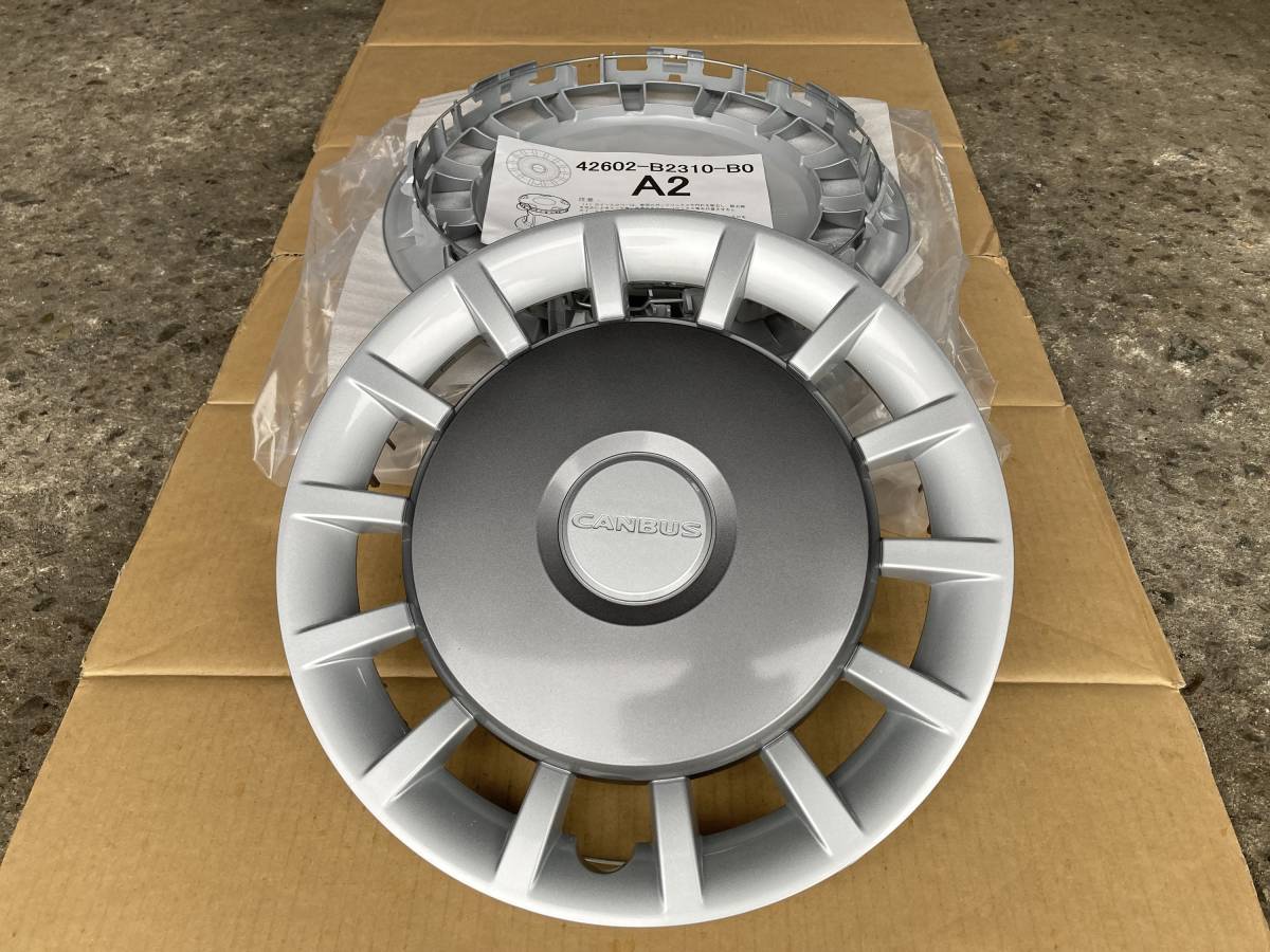 新車添付 未使用品 850系 ダイハツ ムーヴ キャンバス 純正 14in ホイールキャップ 42602-B2310-B0 A2 シルバー × グレー 4枚セット ☆②拍卖