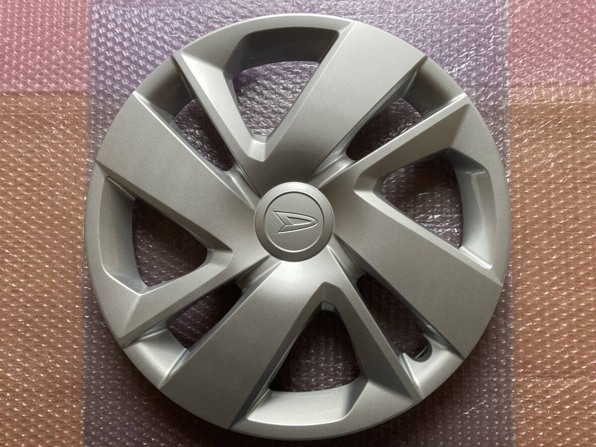 ☆ 新車添付 未使用品 ダイハツ ロッキー 純正 16in スチールホイール用 ホイールキャップ 42602-B1250 1枚 ☆③拍卖