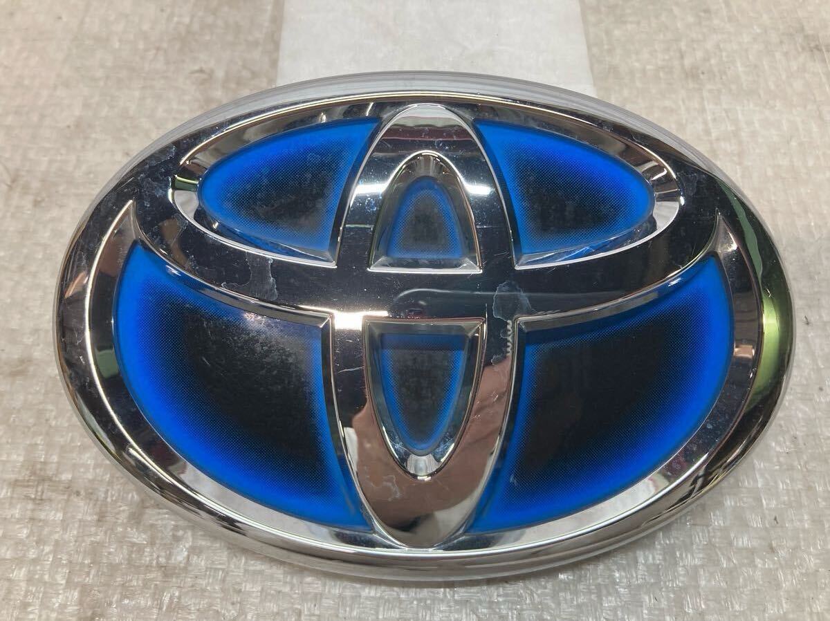 558. アクア NHP10 中期 フロント エンブレム 75311-52350 75310-52020/30 トヨタ拍卖