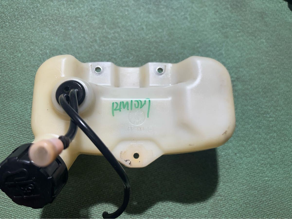 送料600円草刈機刈払機部品 パーツ 燃料タンク ひび割れなし 漏れません ホース、パッキンなど保証なし 新ダイワ RM1027/共立 拍卖
