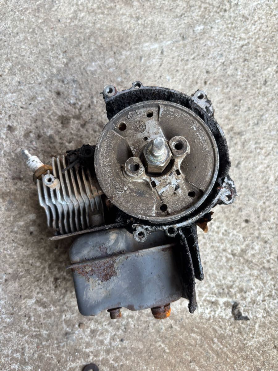 ゼノア HB2302 エンジン ブロワー送風機 部品パーツ エンジン 部品取り用 エンジン始動未確認 圧縮あり ジャンク取扱 拍卖