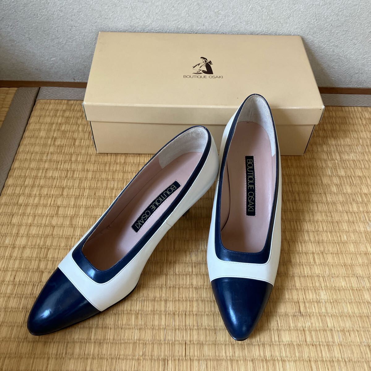 ブティックオーサキ 白とネイビーのハイヒール拍卖
