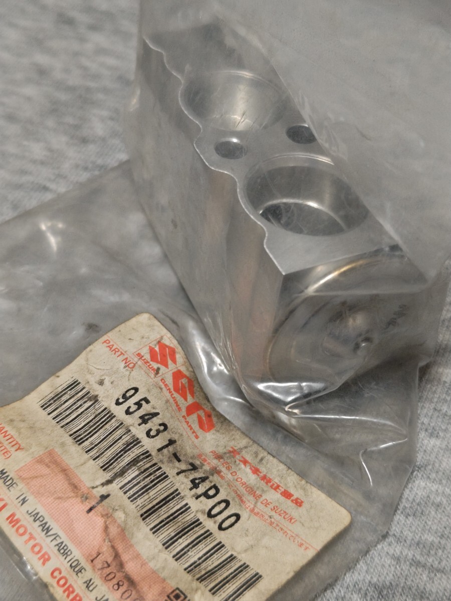 ①新品未使用品447500-4930 スズキ純正品番95431-74P00 エキスパンションバルブ 新品 ワゴンR ラパン クロスビー ソリオ ジムニー拍卖