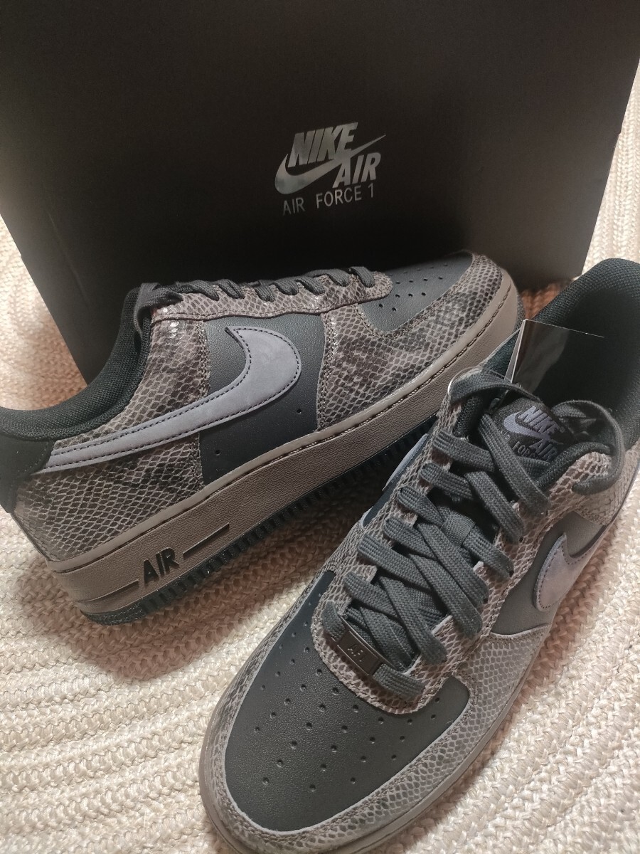 新品 定価18700 NIKE AIR FORCE 1 '07 LV8 28.5cm US10.5 黒 スネーク 黒蛇 パイソン メンズ ナイキ 正規品 スニーカー エアフォース拍卖