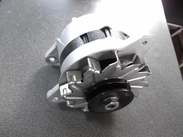 旧車 セリカ/カリーナ TA20/TA22系用オルタネーターリビルト品(当時の純正品)拍卖