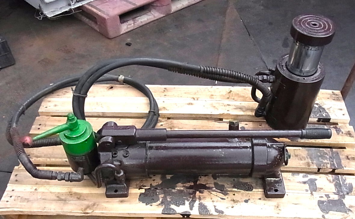 ま メーカ不明 手動油圧ジャッキ 鋼材加工・建設機材・油圧プレス、ジャッキ 動作品 油圧ジャッキ 拍卖