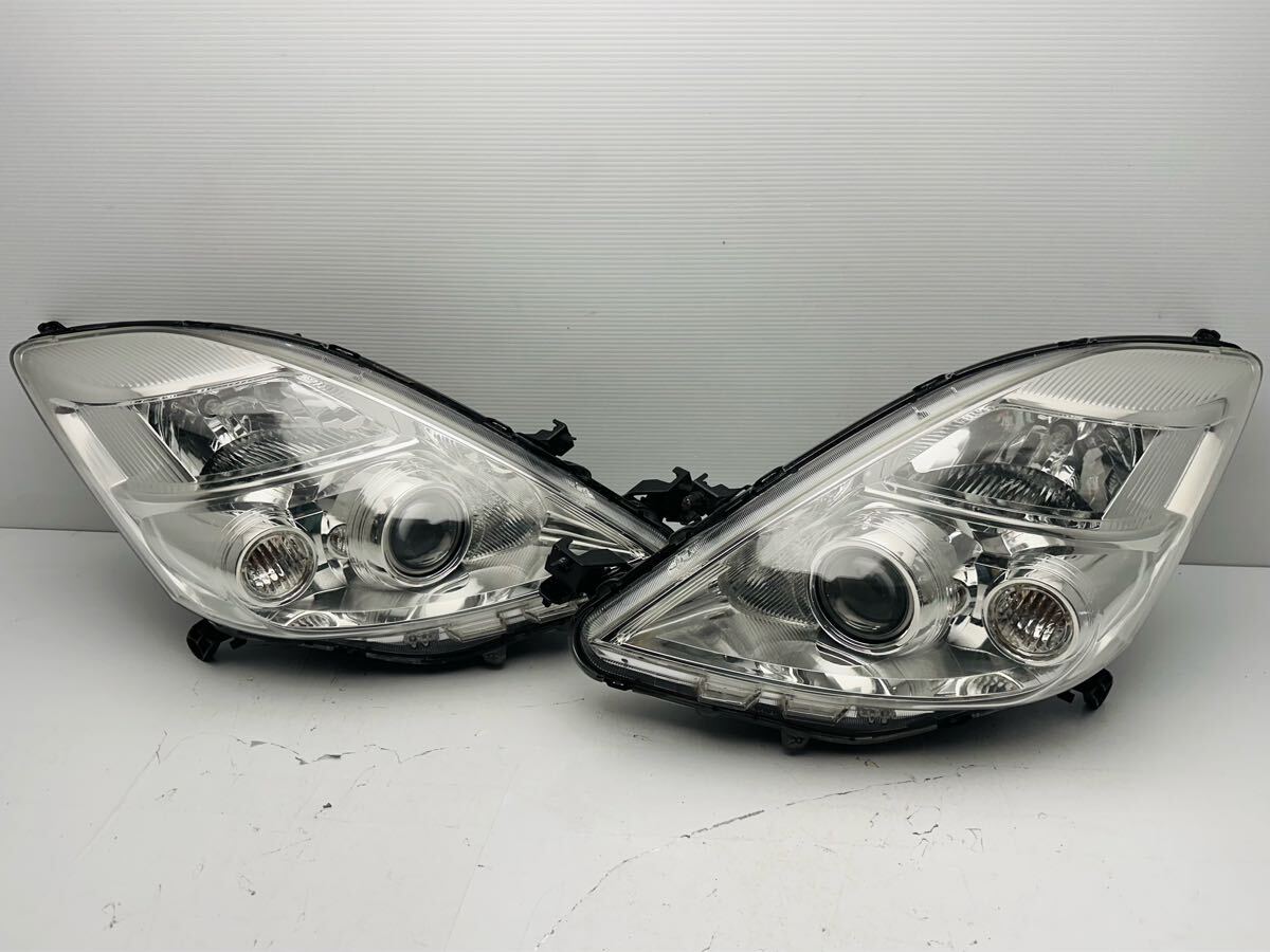ZGM10 ANM10 アイシス ISIS 純正 HID ヘッドライト 左右セット KOITO 44-68 100-78937 ハロゲン ANM15 ZNM10 ZGM15 打刻 G (Y217)拍卖