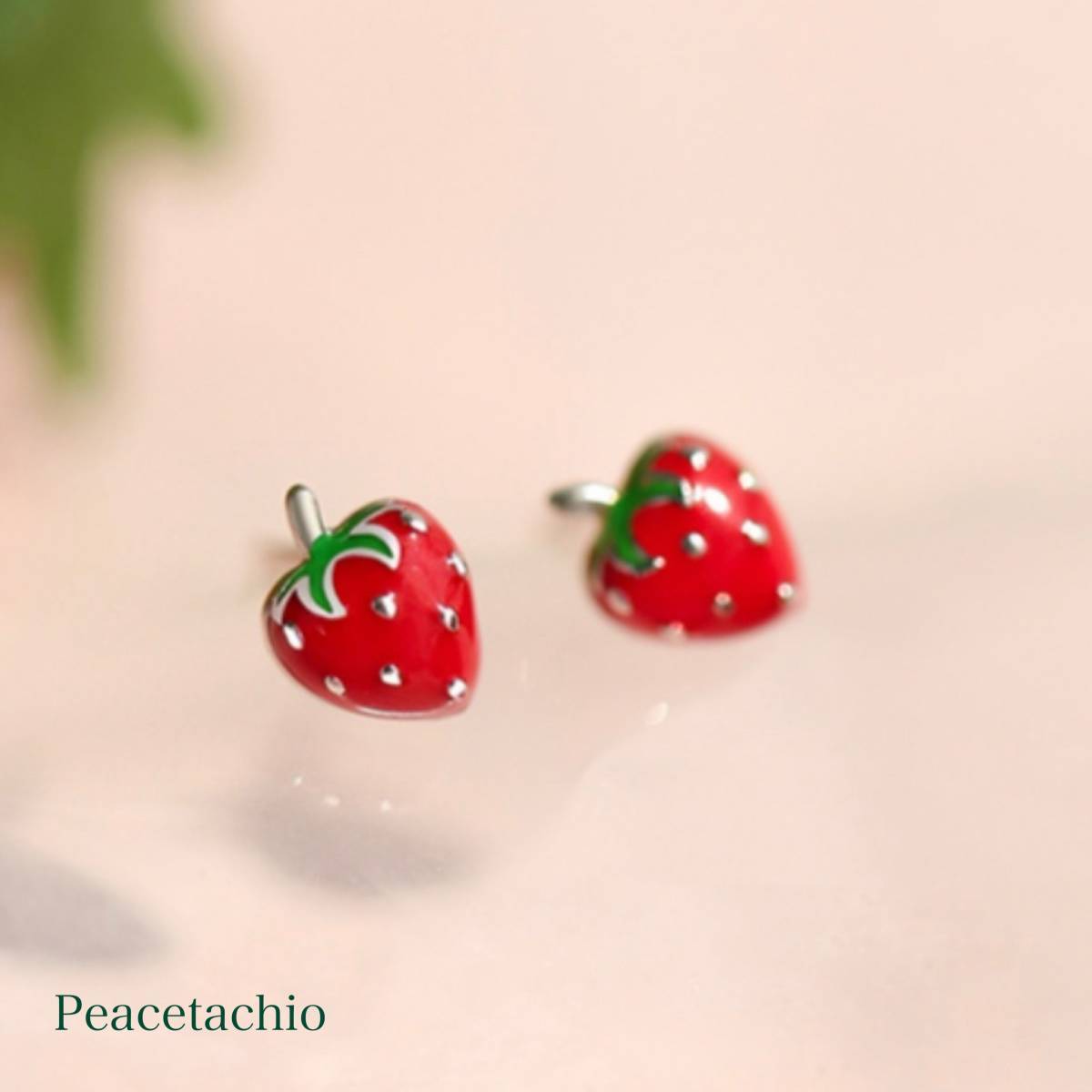 ピアス Silver925 シルバー いちご 苺 ミニサイズ アレルギー対応 プレゼント ギフト ケース付き拍卖