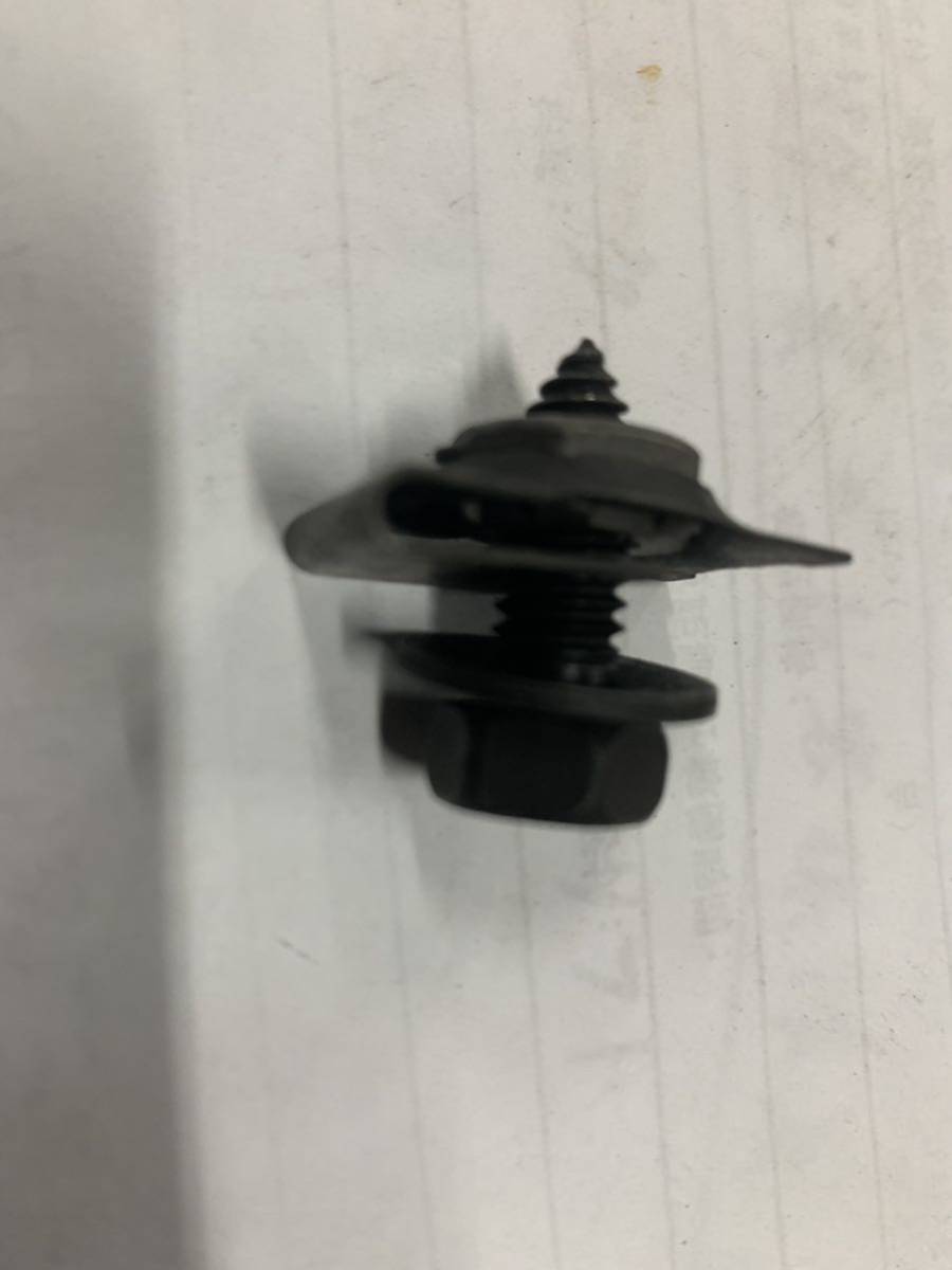 61-64シボレーインパラインナーフェンダーtoフェンダーボルトナットセット新品。インナーフェンダーとフェンダーをとめるボルトです。拍卖