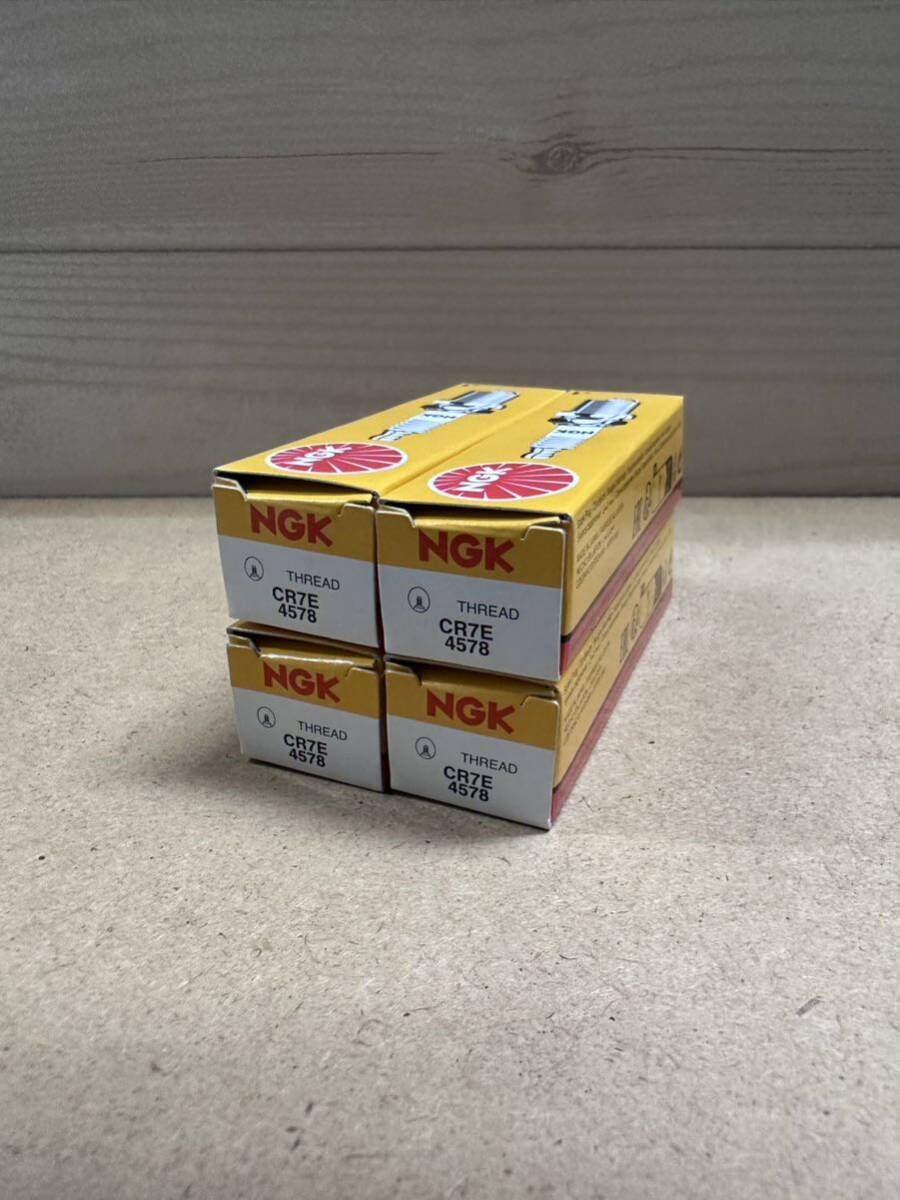 CR7E (4578) NGK プラグ 4本 カワサキ バルカン800ドリフター(99.2〜) 400クラシック(95.12〜) 400ドリフター(99.2〜) バルカンⅡ(95〜) 拍卖
