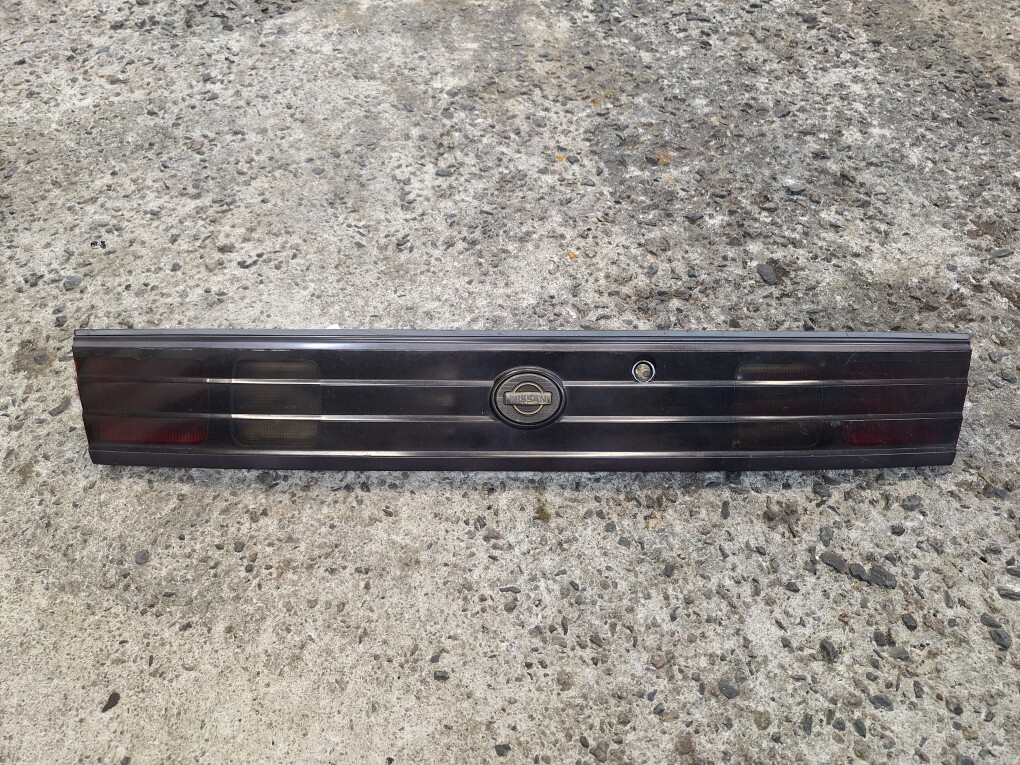 S14後期シルビア 純正テールライト センターパネル No.31拍卖