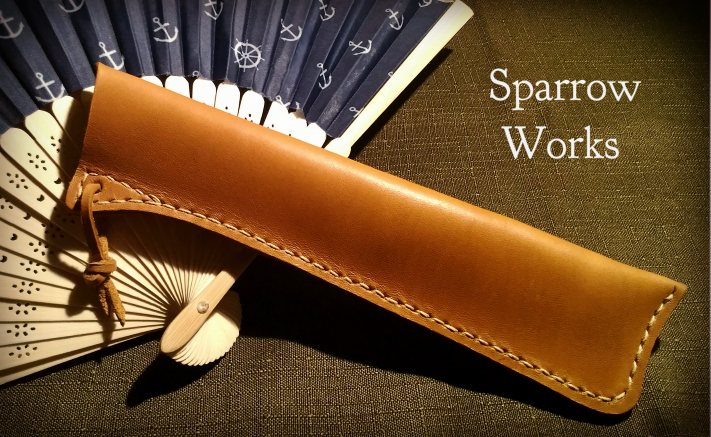 扇子 革カバー ブラウンキャメル★せんす 携帯 相撲 カバー 薪 キャンプ 焚き付け 団扇 コンパクト うちわ アウトドア 日本製 ハンドメイド拍卖