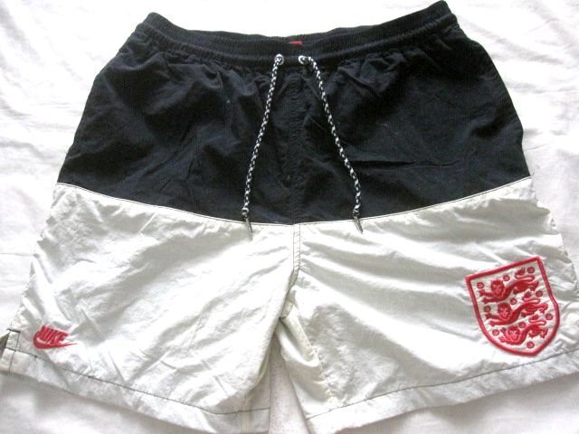 ナイキ製ナイロンショートパンツXL イングランド代表 サッカーイングランドエンブレム プラクティス 練習ウェア拍卖
