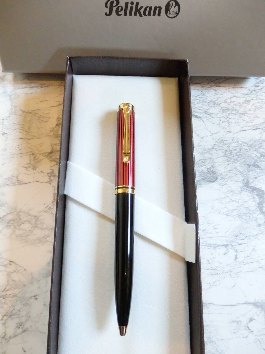 ◆【ほぼ未使用】【送料230円~】ペリカン スベーレン600 ツイスト式ボールペン レッドストライプ拍卖