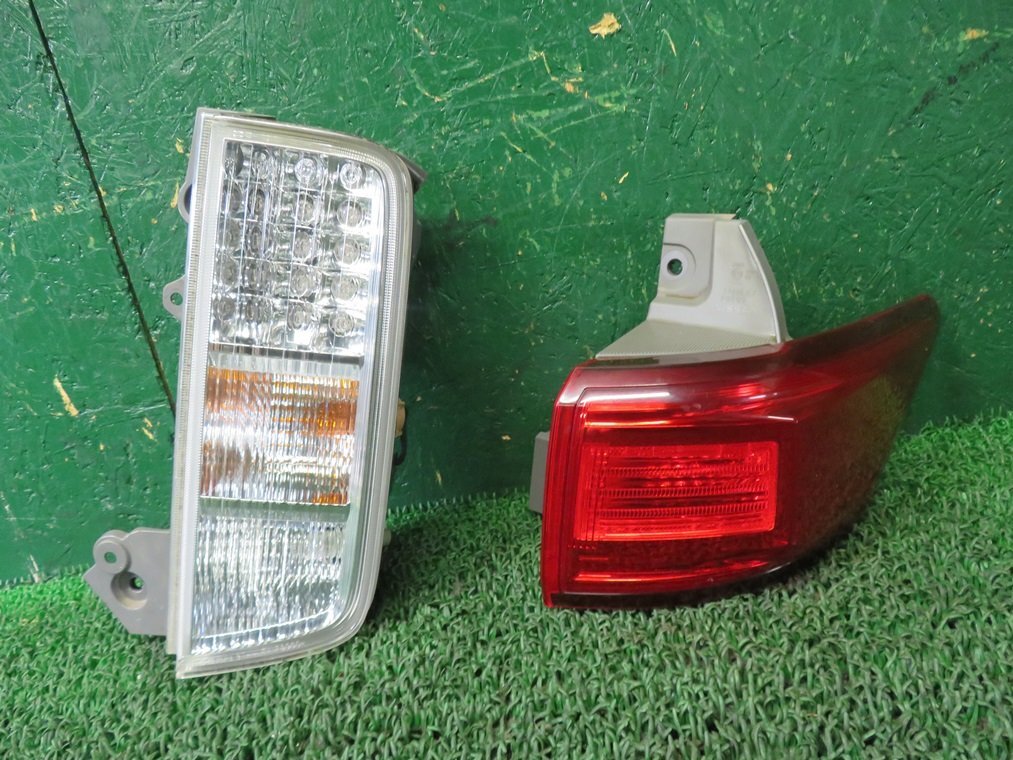 『psi』 日産 TE52 エルグランド 右テールランプ スタンレー P8960 H22年式拍卖