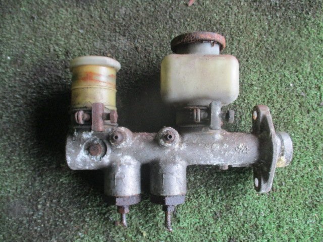 (0376)P510 ブルーバード SSS クーペ ブレーキマスターシリンダー拍卖