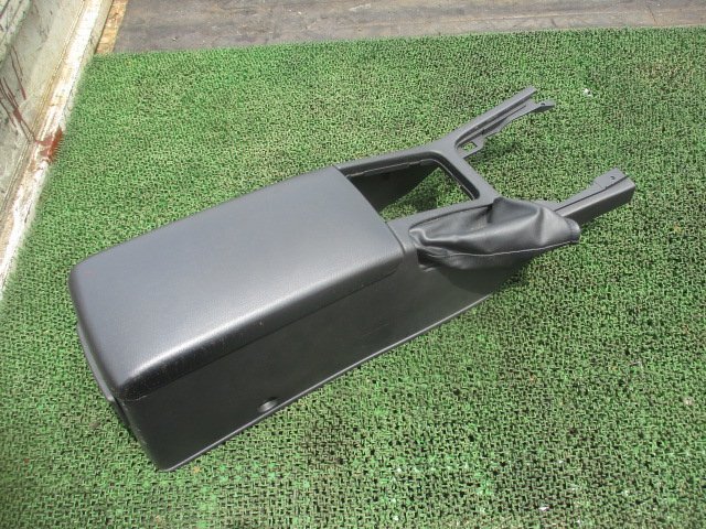 (0378)ER33 スカイライン 2ドアクーペ センターコンソールボックス拍卖