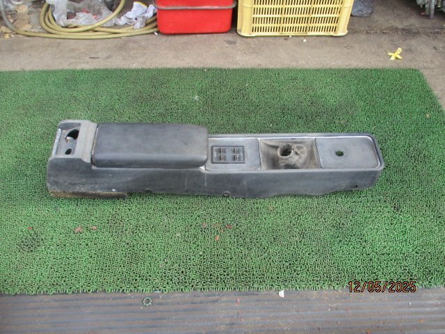 (0376)P510 ブルーバード SSS クーペ センターコンソールボックス拍卖