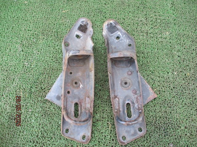 (0386)DR30 スカイラインRS 2ドア フロントテンションロッドブラケット 左右拍卖