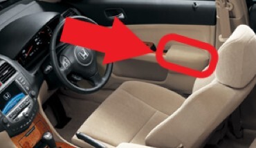 新品未使用 純正 ホンダ アコードワゴン CM1 CM2 CM3 フロントドア アームレスト 右 肘置き 肘掛け H1207-1拍卖