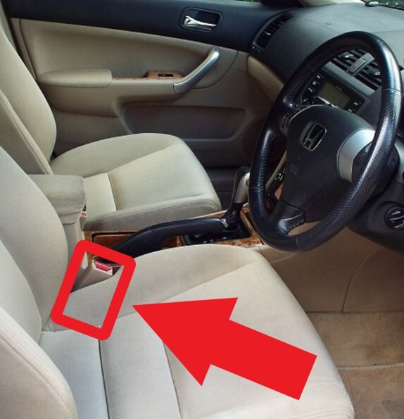 新品未使用 純正 ホンダ アコードワゴン CM1 CM2 CM3 フロント シートベルト バックル インナー 運転席 右 受け キャッチ H1220-1拍卖