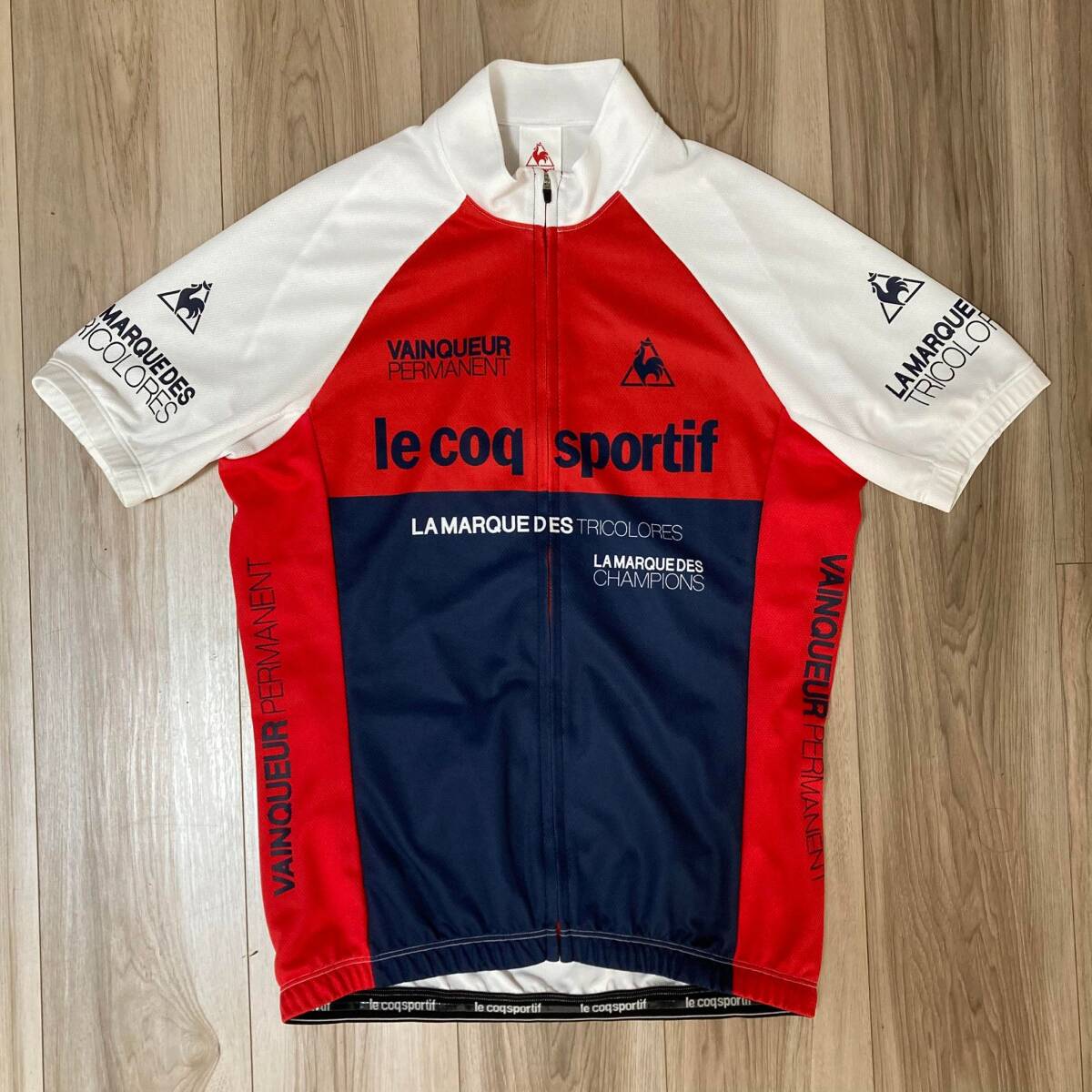 送料230★美品 ルコック Mサイズ メンズ 半袖 サイクルジャージ le coq sportif デサント製 3ポケット 速乾素材 良質品 n361 白×赤×紺系拍卖