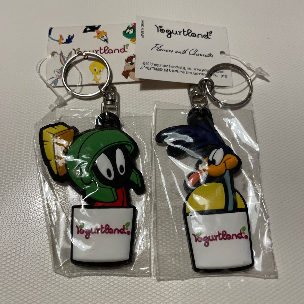 未使用未開!Loony Tunes ルーニーテューンズ x Yogurtland 2013年コラボ Rosd Runner,Marvin The Martian ラバー キーリング 2個セット拍卖
