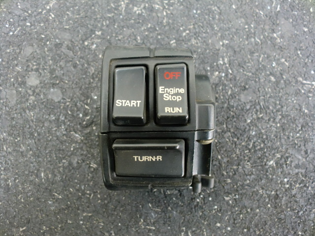 ハーレー純正 ソフテイル スイッチハウジング 右 黒 START OFF Engine Stop RUN TURN-R拍卖